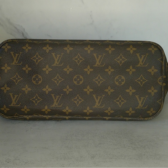 Authentic Louis Vuitton Neverfull MM Tote Monogram Canvas Red Interior w/ COA - Picture 5 of 16